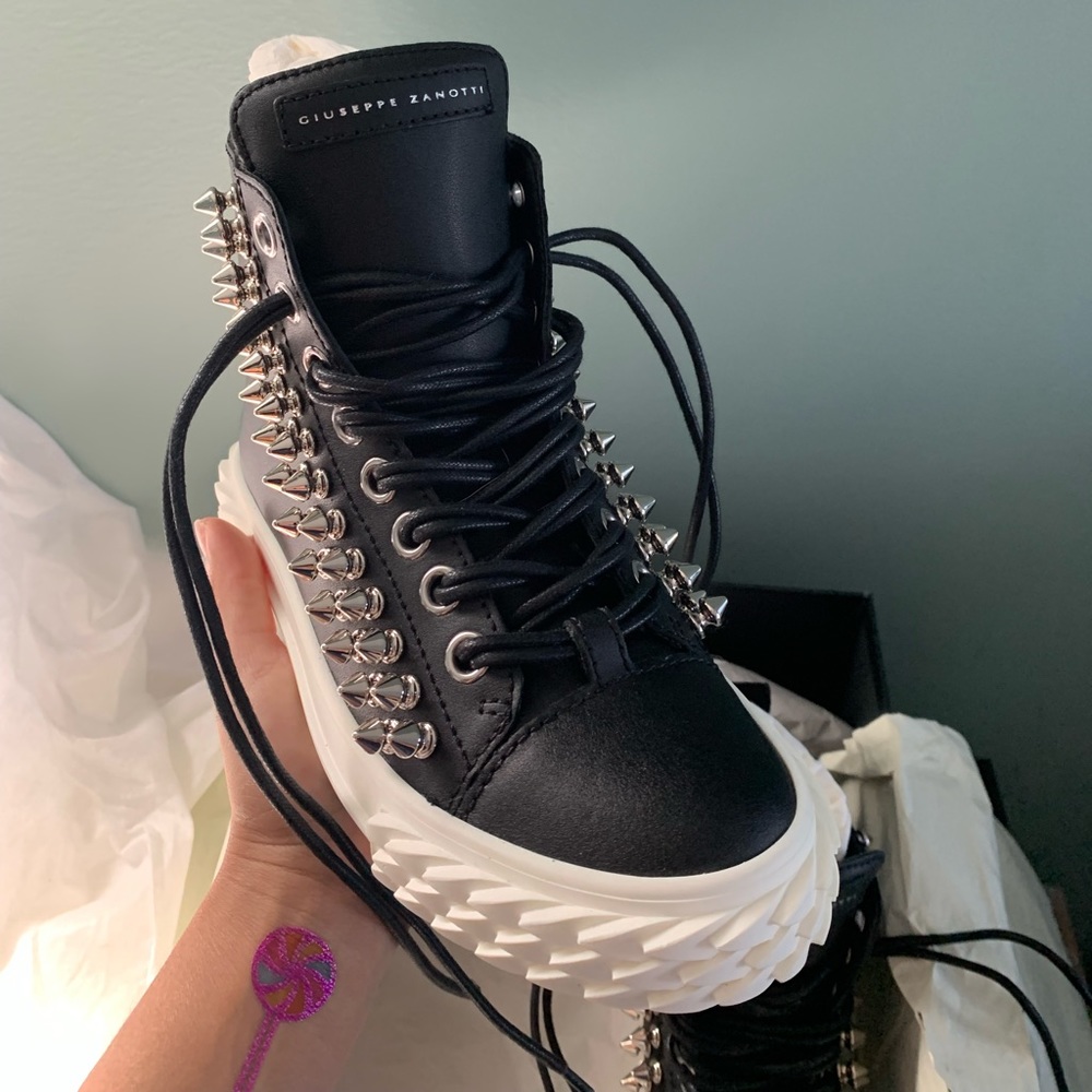 Giuseppe Zanotti studded blabber sneakers *Rare*